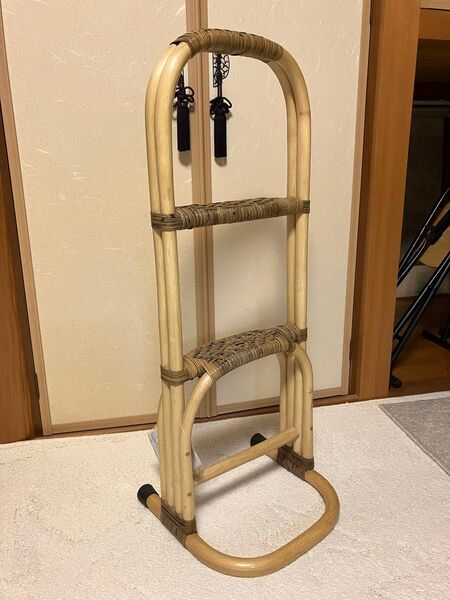 つかまり立ちステッキ 籐製 ラタン製 立ち上がり補助手すり