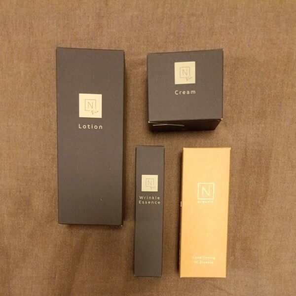 N organic Vie ローション、クリーム、リンクルパックエッセンス と Basic コンディショニングVCエッセンス