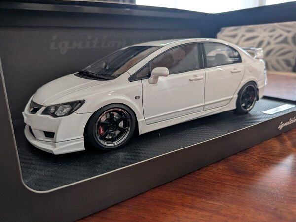 ホンダ シビックタイプR(FD2) 1/18 ignition