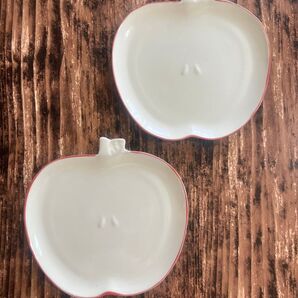 レッドラインアップル りんご型 中皿2枚 和洋食器 オシャレ カフェ風 サラダ皿 取り皿