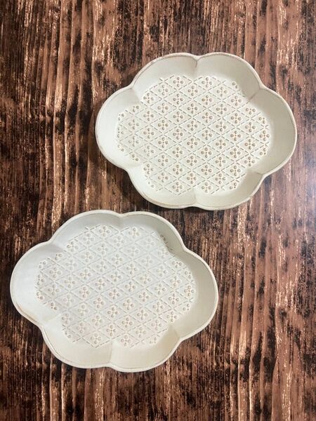 花型 小花柄オーバルホワイト 23cm 2枚 益子焼 オシャレ 中皿 陶器 メイン皿 デザート皿
