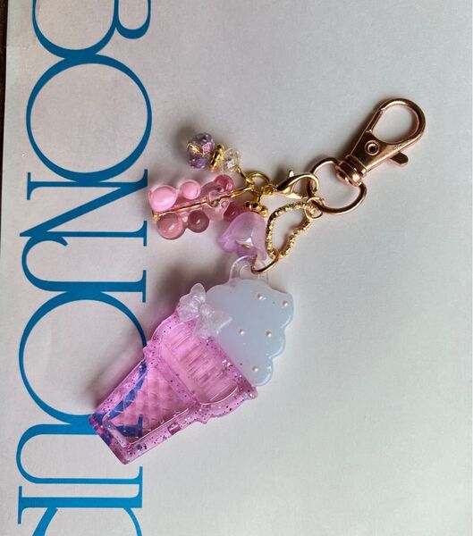レジン ソフトクリーム アイスクリーム パフェ フェイクスイーツ くま チャーム キーホルダー ストラップ