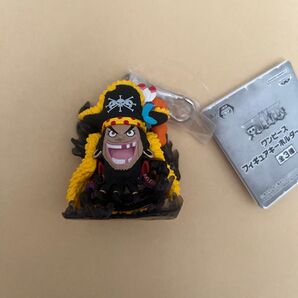 新品 ワンピース フィギュアキーホルダーvol.2 マーシャル・D・ティーチ 黒ひげ