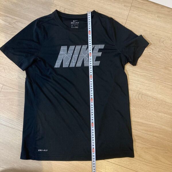NIKE Tシャツ 黒 YXL