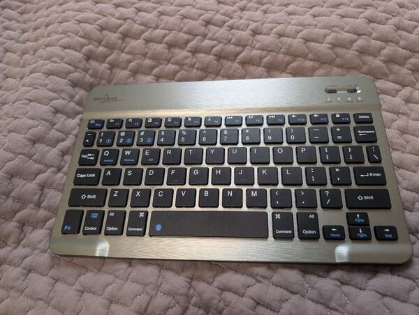 ワイヤレスキーボード Bluetooth