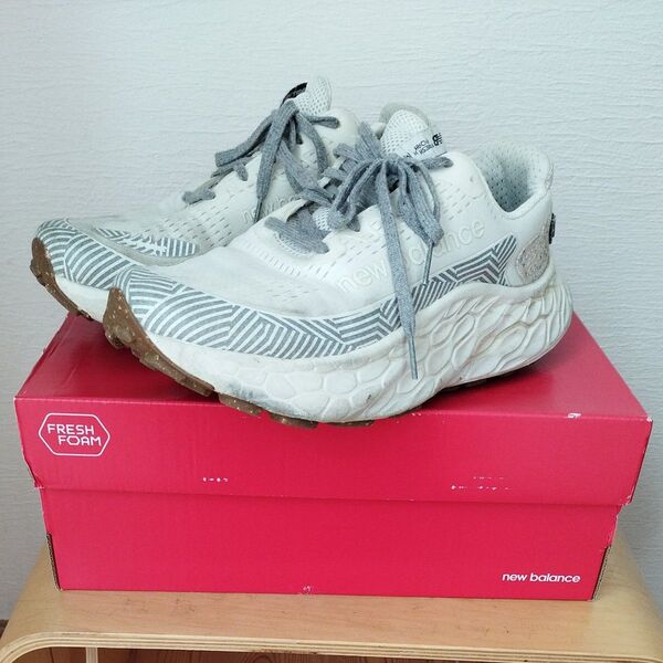 new balance fresh foam x more trail v3 / 26.5cm