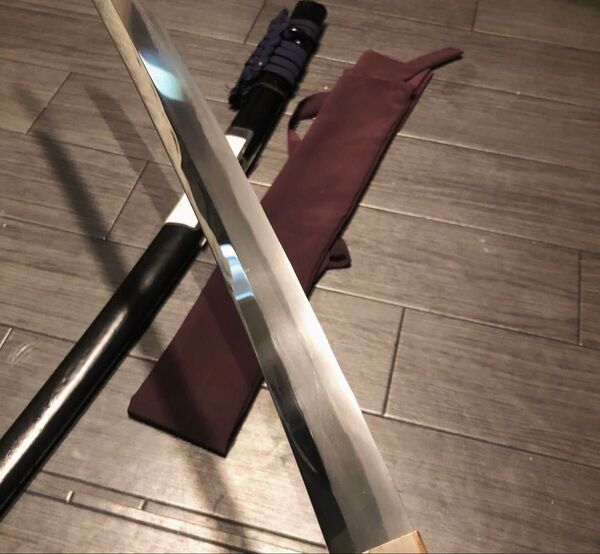 刃渡64.7cm 厚さ8mm 綺麗な刃紋の太刀 鍛肌 藍色拵え 長脇差 刀袋付き 日本刀 無銘