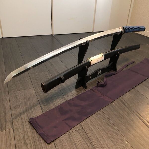 刃渡64.7cm 厚さ8mm 綺麗な刃紋の太刀 鍛肌 藍色拵え 長脇差 刀袋付き 日本刀 無銘