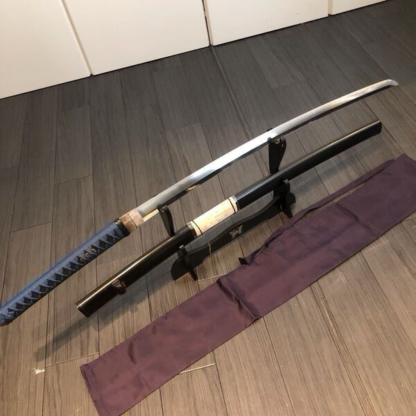 刃渡64.7cm 厚さ8mm 綺麗な刃紋の太刀 鍛肌 藍色拵え 長脇差 刀袋付き 日本刀 無銘