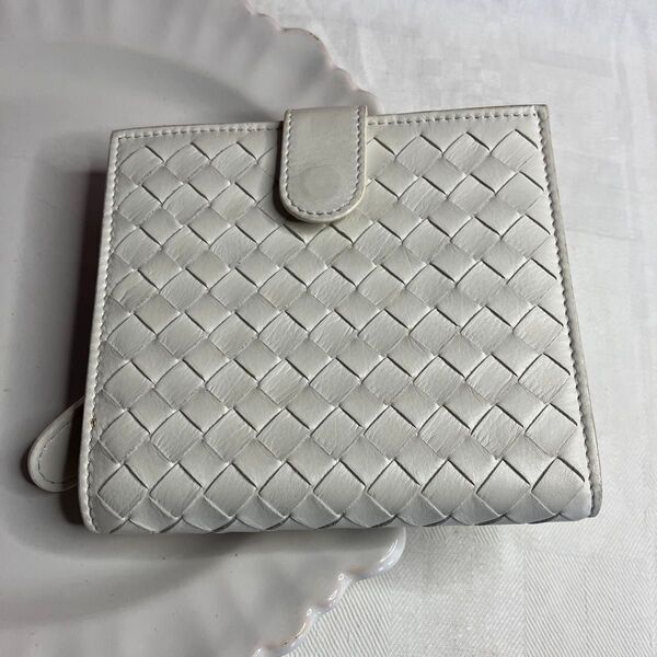 綺麗BOTTEGA VENETA ボッテガヴェネタ 折り財布