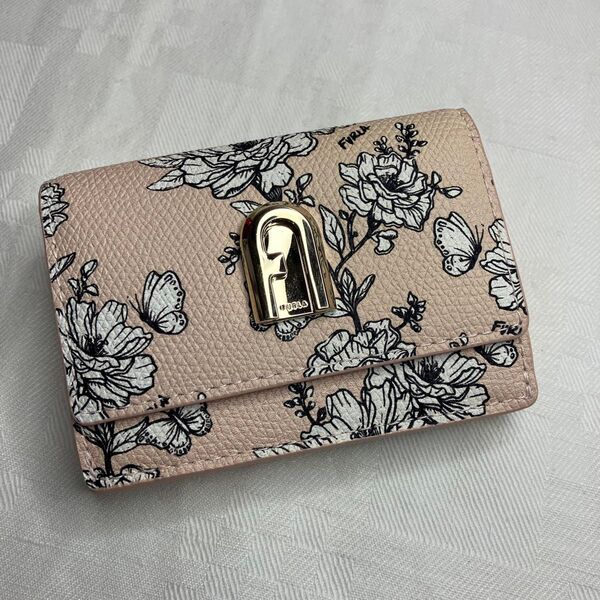 未使用FURLA フルラ花柄 三つ折り財布