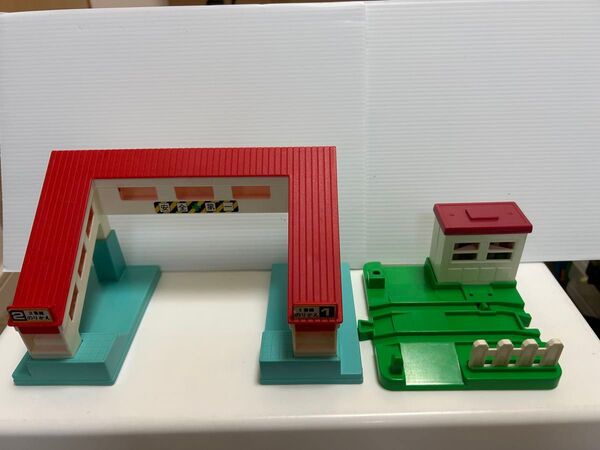 プラレール 跨線橋と音入り踏切セット