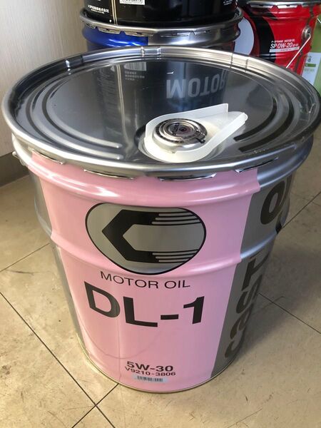 新キャッスル エンジンオイル DL1 5W30 20L V9210-3806 送料込