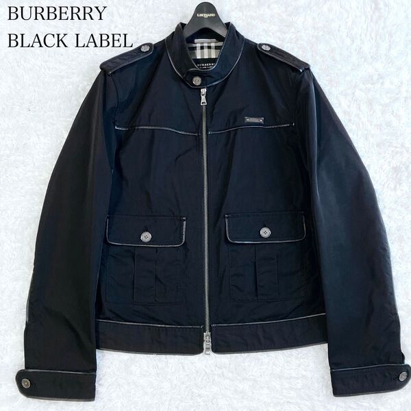 極美品 BURBERRY バーバリーブラックレーベル ナイロンジャケット ロゴプレート パイピング レザー 刻印 ダブルジップ 黒