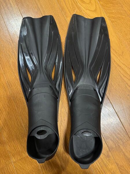ブラック フィン Sサイズ 流線型デザイン シュノーケリング ダイビング