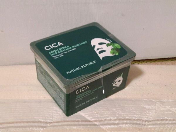【新品未使用】 GREEN DERMA CICA マスク 30枚 (値下げ可)