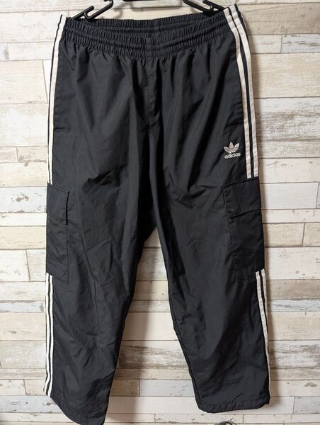 adidas ナイロンパンツ スリーストライプ 黒 ブラック