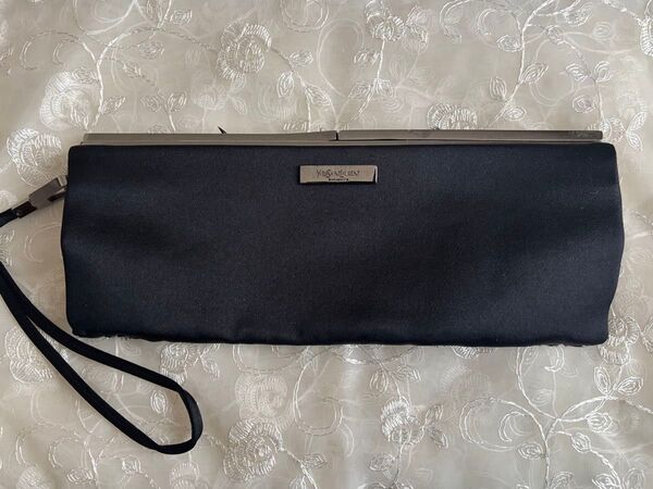 Yves Saint Laurent クラッチバッグ ブラック羽根 サテン