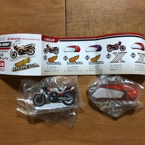 aopop HONDA 81CBX400Fホワイト/レッド車体&旧ウイングマーク84CBX400Fレッド/ホワイトタンク&Xマーク