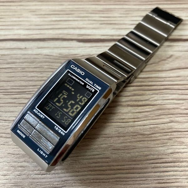 カシオ CASIO LA 201W イルミネーター レア 反転液晶 デジタル 腕時計
