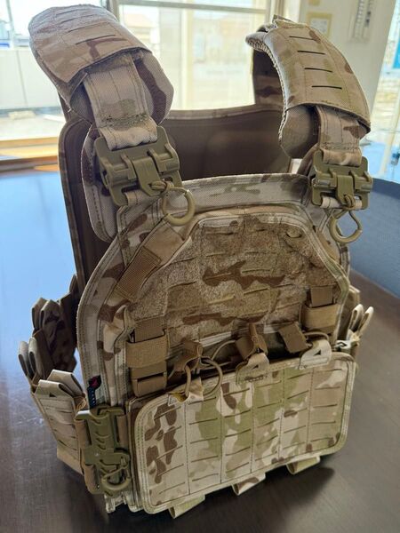 タクティカルベスト 軽量 プレートキャリア サバイバルベスト MOLLE モール サイズ調整可