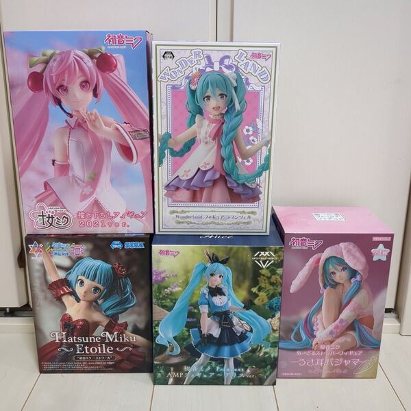 桜ミク&初音ミク フィギュア&ぬーどるストッパー シナモロール 描き下ろし 5体