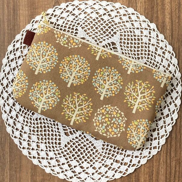 フラットポーチ 通帳ポーチ ハンドメイド ツリー ブラウン