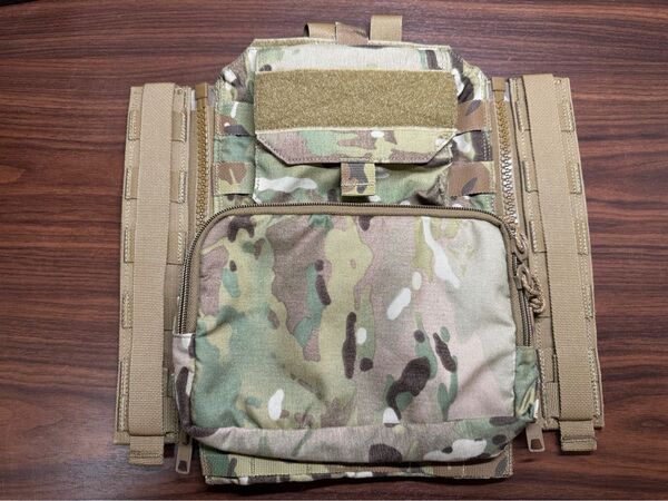 実物 TYR Assaulters Zip On Platform 50 oz. Hydration バックパネル マルチカム
