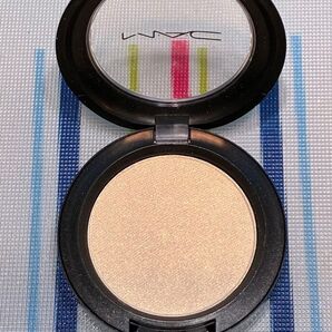 新同 ◆ MAC プロ ロングウェア アイシャドウ CAREFREE ◆◆◆ ほぼ未使用(*長期保管品)