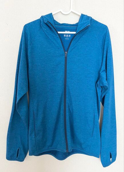 UNIQLOパーカー プラス1