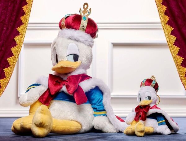 ディズニーストア ドナルド バースデー ぬいぐるみ ぬいぐるみキーチェーン オンライン限定