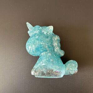 アクアマリン入りレジンのユニコーン置物 天然石