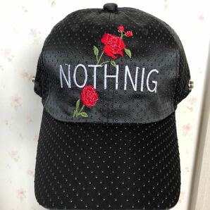 新品赤いローズバラ刺繍キャップ キャップ帽子