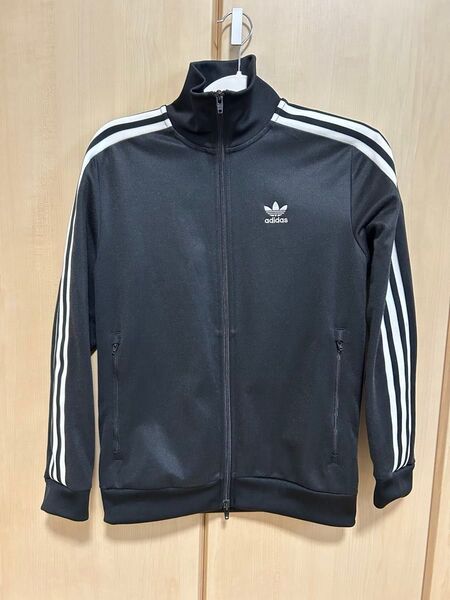 adidas originals トラックジャケット