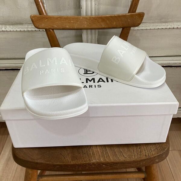 未使用 BALMAIN バルマン シャワーサンダル 38 ホワイト レディース