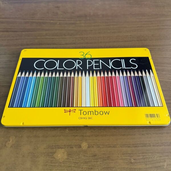 Tombow トンボ 色鉛筆 缶入り 36色