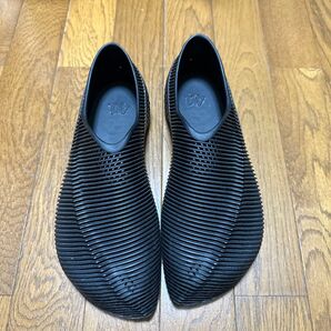aliveform スニーカー