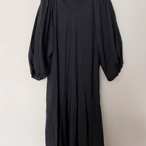 美品 バーニーズニューヨーク ティアードパフスリーブワンピース ブラック