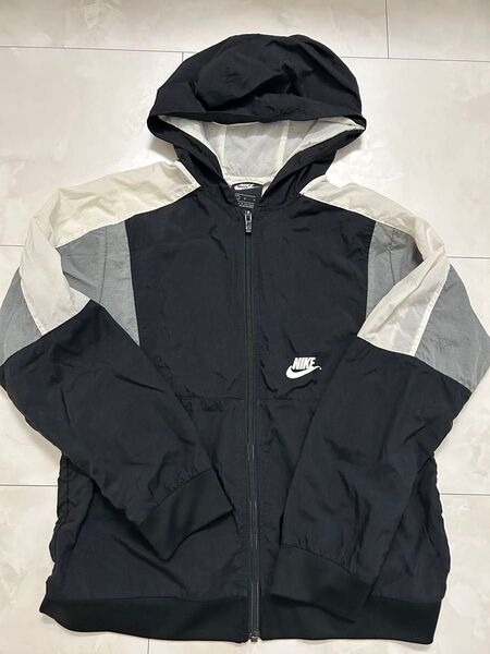 NIKE ナイロンジャケット ブラック ボーイズ
