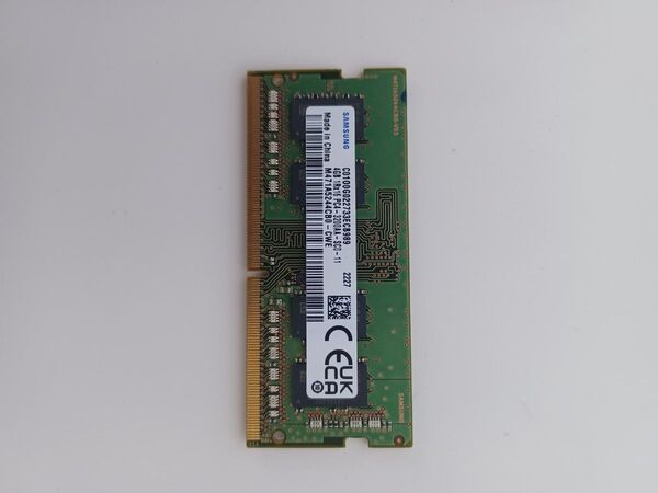SAMSUNGノート用メモリ PC4-3200AA-SC0-11 4GB