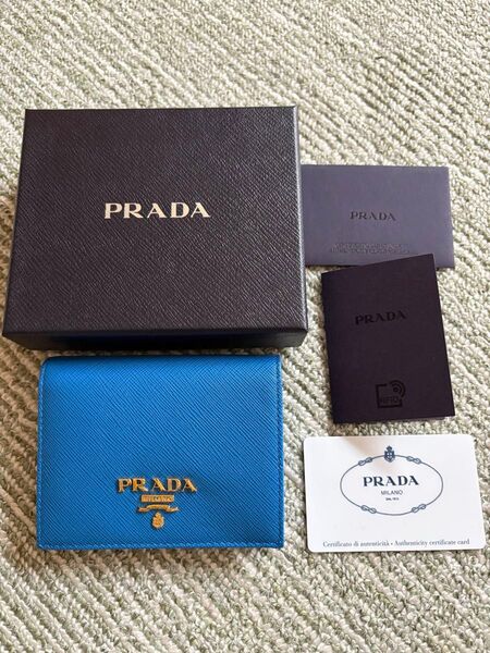 PRADA プラダ サフィアーノレザー 二つ折り財布 青 箱付き 美品