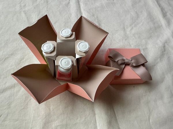 ロクシタン ハンドクリーム GIFT WITH HAPPINESS