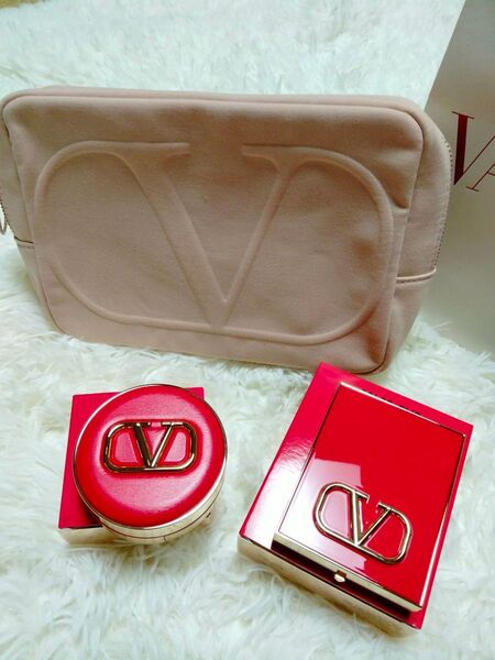 【新品・未使用】VALENTINO BEAUTY クッションファンデ 4色アイシャドウ ポーチ 3点セット