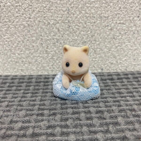 非売品 ピンクキツネ 赤ちゃん おすわり シルバニアファミリー