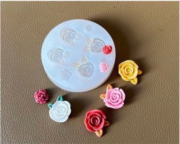 NO 270 シリコンモールド バラ 葉っぱ付きフラワー レジン