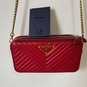 PRADA ショルダーバッグ レッド レザー