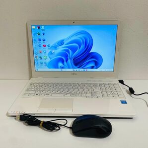 Y581 Fujitsuノートパソコン WEBカメラSSD高速Windows11