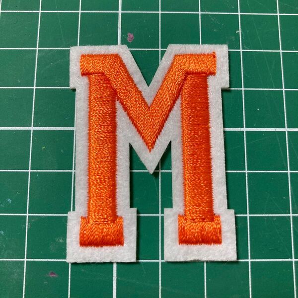 ワッペン イニシャル アルファベット M アイロン