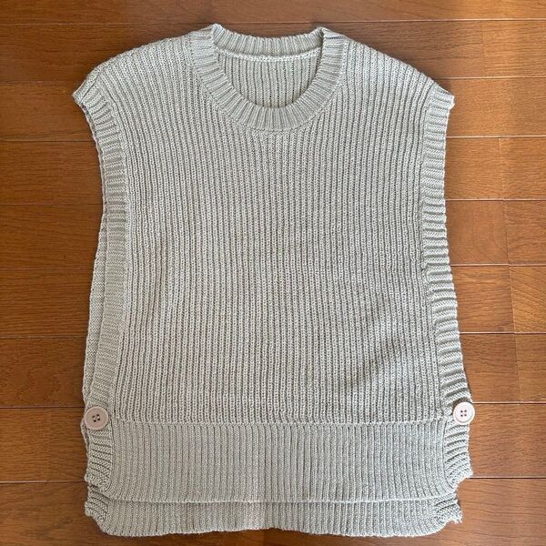 お値下げ中!美品 ニットベスト