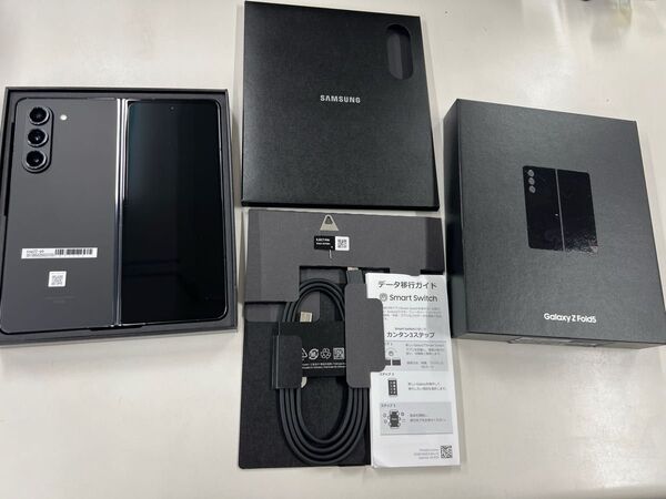 未使用近い SIMフリー Galaxy Z Fold5 SCG22 ブラック 12GB/512GB au一括購入端末